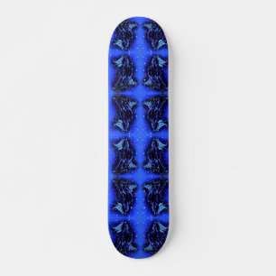 Blauwe skateboard paarden lopen in sterrenhemel ma