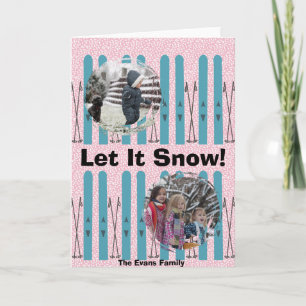 Blauwe skis met sneeuw kaart