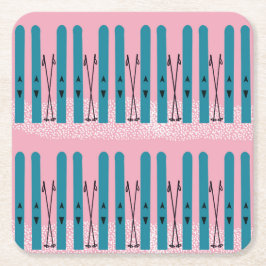 Blauwe ski's op sneeuw & roze achtergrond kartonnen onderzetters