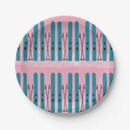 Blauwe ski's op sneeuw & roze achtergrond papieren bordje