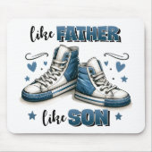 Blauwe Sneakers als vader, als zoon Muismat (Voorkant)