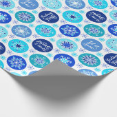 Blauwe sneeuwvlokken cadeaupapier (Hoek)
