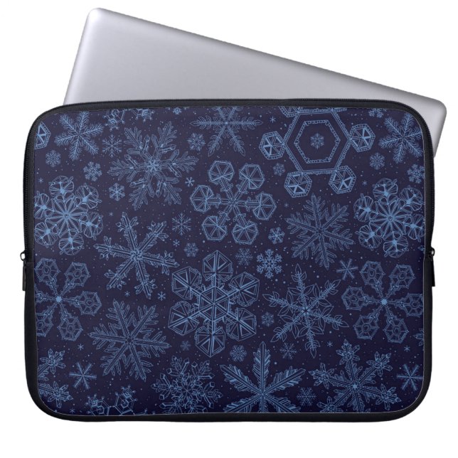 Blauwe sneeuwvlokken op blauw laptop sleeve (Voorkant)