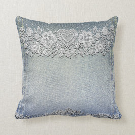 Blauwe spijkerbroek en witte kant hart kussen