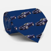 Blauwe sportwagen op blauw stropdas (Opgerold)