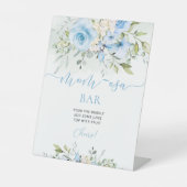 Blauwe staaf van eucalyptus momosa reclamebord met voetstuk (Voorkant)