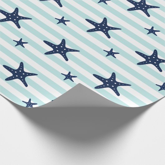 Blauwe staartvis op mintstripes cadeaupapier (Hoek)