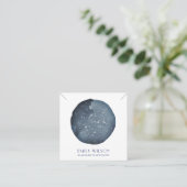 BLAUWE STAR WATERVERF CIRCLE STUD EARRING DISPLAY VIERKANTE VISITEKAARTJE (Staand voorkant)
