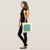 Blauwe sterren en witte gardenia tote bag (Voorkant (model))