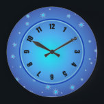 Blauwe sterren grote klok<br><div class="desc">10, 75-inch ronde acrylklok met een afbeelding lichtblauwe sterren op lichtblauw. Eenvoudig leesbaar klokgezicht op een lichtgevende baan met een donkerblauwe en lichtblauwe rand. Zie het volledige collectie van de Klok Hanukkah onder de categorie van het Huis in de sectie van FEESTDAGEN.</div>