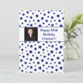 Blauwe sterren met berichtfoto van Birthday Party Kaart (Staand voorkant)