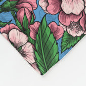 Blauwe stietvogels in de bloeiende kersenboom op b fleece deken (Hoek)