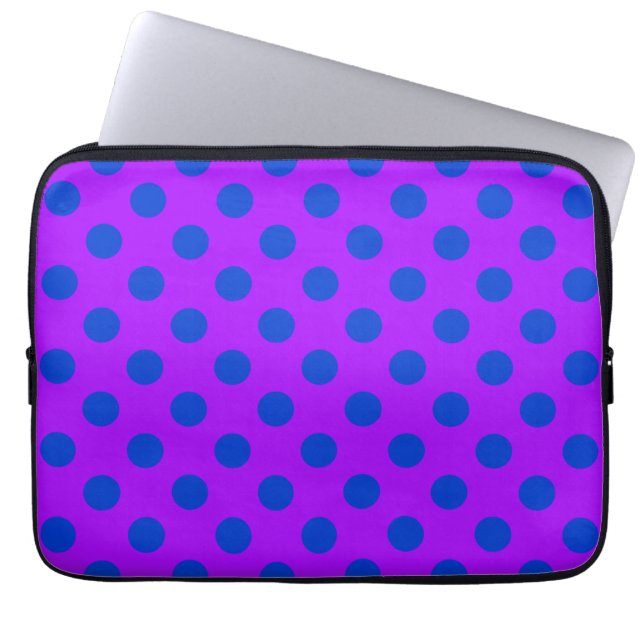 Blauwe stippen op paars laptop sleeve (Voorkant)