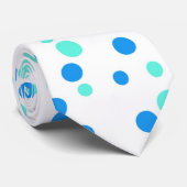 blauwe stippen, wit stropdas (Opgerold)