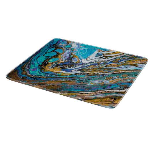 Blauwe strand, rivierwater en abstracte stenen kun snijplank (Hoek)