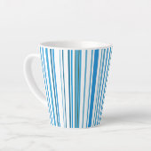 Blauwe strandkleurstrepen latte mok (Linkerhoek)