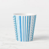Blauwe strandkleurstrepen latte mok (Voorkant)