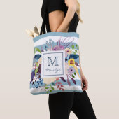 Blauwe strepen, gekleurd monogram Waterverf Tote Bag (Dichtbij)