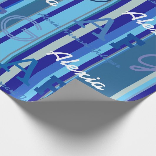blauwe strepen met aangepaste naam . gepersonalise cadeaupapier (Hoek)