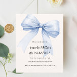 Blauwe strik crème elegante Quinceanera uitnodigin<br><div class="desc">Een zacht beige,  crèmekleurige achtergrond,  versierd met een grote blauwe strik. Personaliseer en voeg een naam en partijgegevens toe. 1 vel = 1 uitnodiging bedrukt rand tot rand.</div>