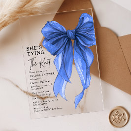 Blauwe strik Zij maakt de knoop gereed Bruidsfeest Acryl Uitnodigingen