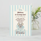 Blauwe Stripe Baby Koala Kinderen Verjaardaguitnod Kaart (Staand voorkant)