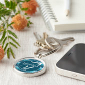 Blauwe Stripes Navy, Sky Blue, Aqua Monogrammed Sleutelhanger (Zijkant)