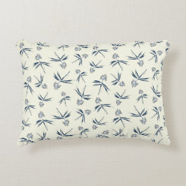 Blauwe tak op crème - naadloos patroon. accent kussen