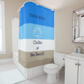 Blauwe Tan en witte strepen Familie Beach House Douchegordijn (In situ)