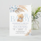 Blauwe teddybeer babyshower uitnodiging (Staand voorkant)