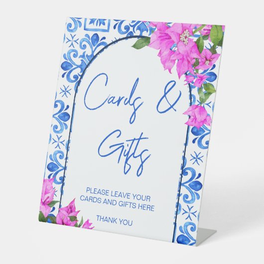 Blauwe Tegels en Bougainvillea mediterrane geschen Reclamebord Met Voetstuk (Voorkant)