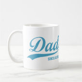 Blauwe tekst papa sinds [jaar] Classic Mok (Links)