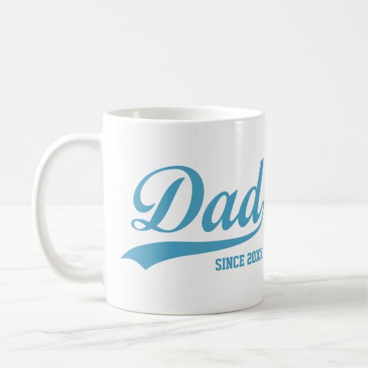 Blauwe tekst papa sinds [jaar] Classic Mok (Links)