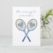 Blauwe tennisrackets met hartenuitnodiging kaart (Staand voorkant)