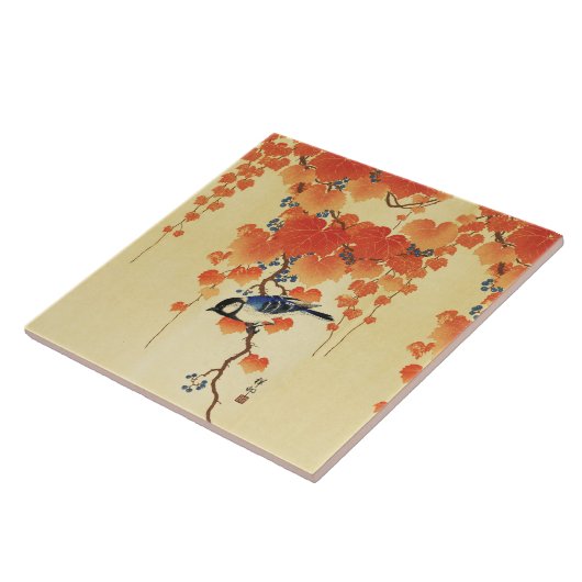 Blauwe tiervogel, Paulownia tak, rode herfstblader Tegeltje (Zijkant)
