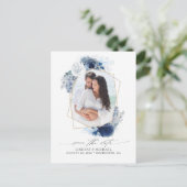 Blauwe tinten Bloemen Bewaar de datum Foto Aankondigingskaart (Staand voorkant)