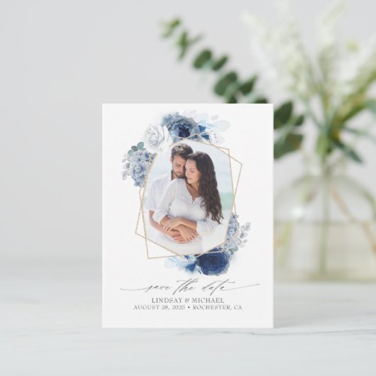 Blauwe tinten Bloemen Bewaar de datum Foto Aankondigingskaart (Staand voorkant)
