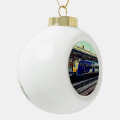 Blauwe trein, bij station Sheffield Keramische Bal Ornament (Links)