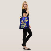Blauwe tropische orchideeën tote bag (Op model)