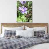 Blauwe tuinbloem canvas afdruk (Insitu (Slaapkamer))