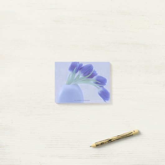 Blauwe tulpen leven nog post-it® notes (Op bureau)