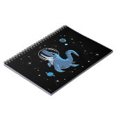 Blauwe tylosaurus dinos in de ruimte notitieboek (Linkerzijde)