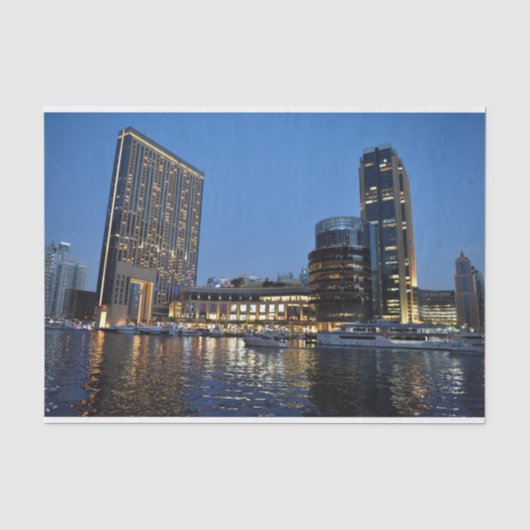 Blauwe uur wolkenkrabbers in Dubai Marina Tissuepapier (Voorkant)