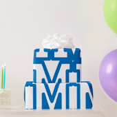 Blauwe varsity letter M monogram Cadeaupapier