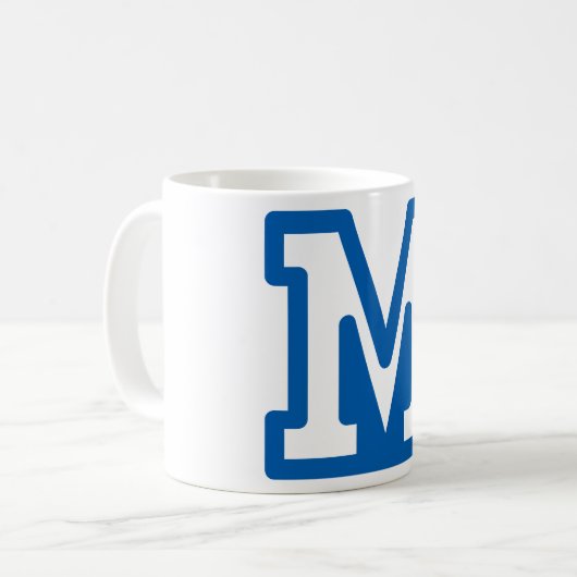 Blauwe varsity letter M monogram Koffiemok (Voorkant links)
