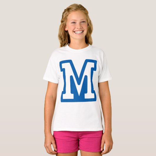 Blauwe varsity letter M monogram T-shirt (Voorkant volledig)