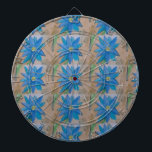 Blauwe ventilator dartbord<br><div class="desc">Loop door de wildbloemweide op een hete zomernamiddag en je zult zien dat het bedekt is met voortreffelijke blauwe bloemen. De bladen zijn in verschillende tinten blauw geklonken rond een vrolijk geel centrum. Op een neutrale achtergrond is dit blauwe bloemenontwerp vers en vrolijk, dus behandel je vandaag met deze blauwe...</div>