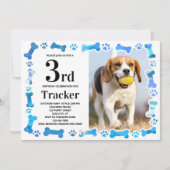 Blauwe verf drukt Aangepaste hond op geboortedag f Kaart (Voorkant)