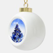 Blauwe versierde blauwe kerstboom keramische bal ornament (Rechts)