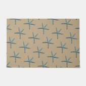 Blauwe Vinger Zeester Op Zandkleurige Achtergrond Deurmat (Voorkant)